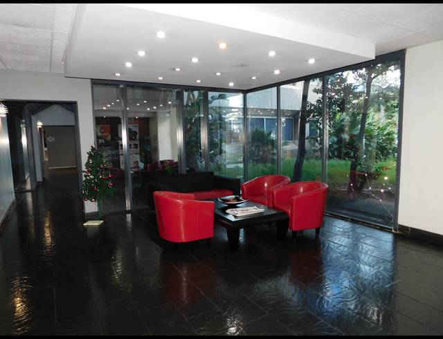 6,100M² OFFICE TO LET IN FERNDALE